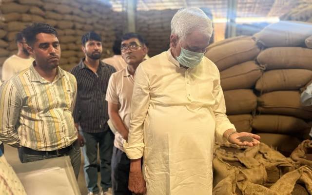 Rajasthan : Kirodi Meena एक्शन में, 3 फैक्ट्रियों पर की छापेमारी अधिकारियों की क्लास और…