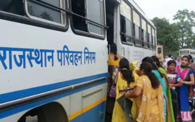 Rajasthan : Bus में कर रहे थे छेड़छाड़, विरांगनाओं ने दिखा दी गर्ल्स गैंग की ताकत…